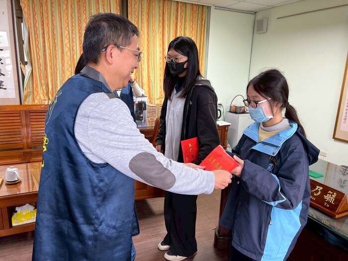 【向上向善，見證孩子的努力】感謝正覺教育基金會蒞臨本校頒發獎學金圖片